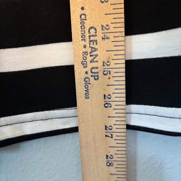 NWT Boohoo Womens Top Black & White Stripes Size UK 14/US 10 Poly + Viscose Soft - Picture 10 of 12